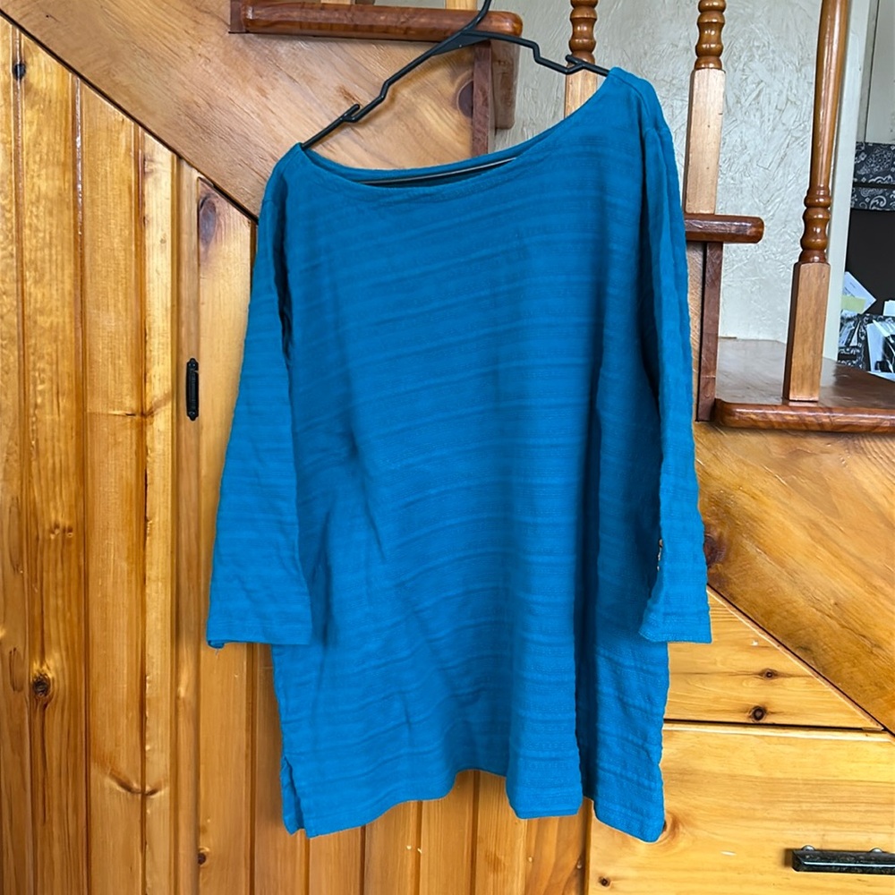 Turquoise blue 100% cotton top.
